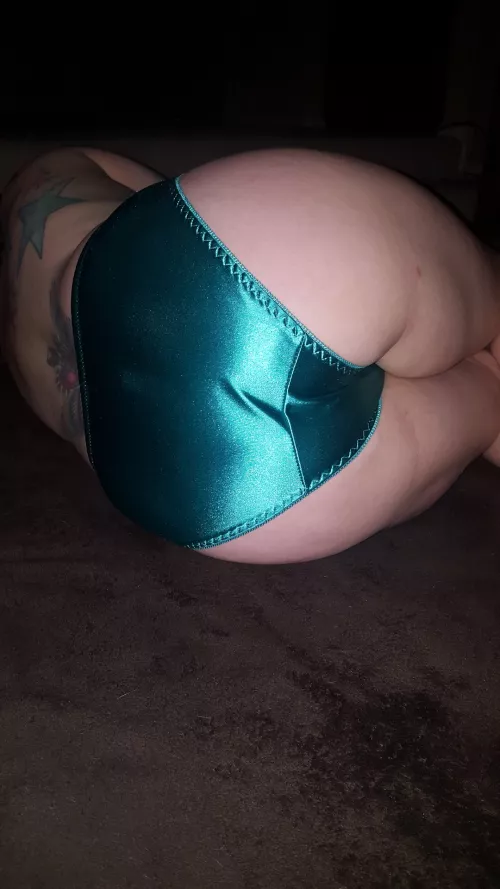 Satin fullbacks of wife