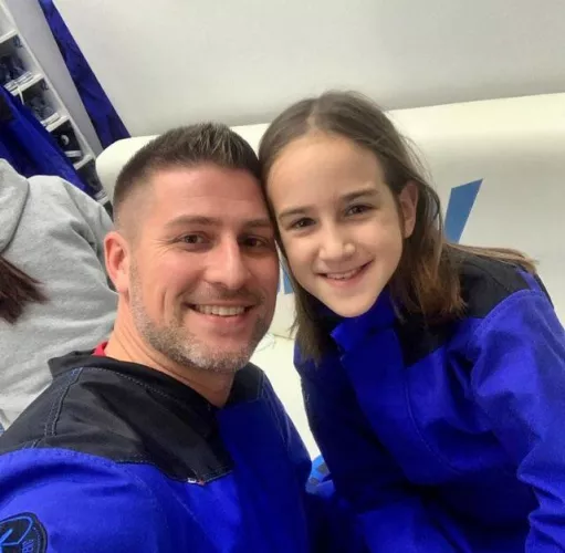 Saw beautiful photos of man posting his daughter’s love here so we decided to say hi,,, single too 😅😅🌚 Saw beautiful photos of man posting his daughter’s love here so we decided to say hi,,, single too 😅😅🌚