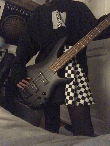 Saw the post by u/yesiamfinethanks and decided to do a bass version (sorry for the bad camera quality, first post here btw) Saw the post by u/yesiamfinethanks and decided to do a bass version (sorry for the bad camera quality, first post here btw)