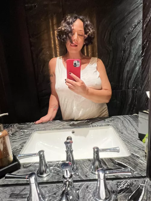 Say hello if you like my nipples π