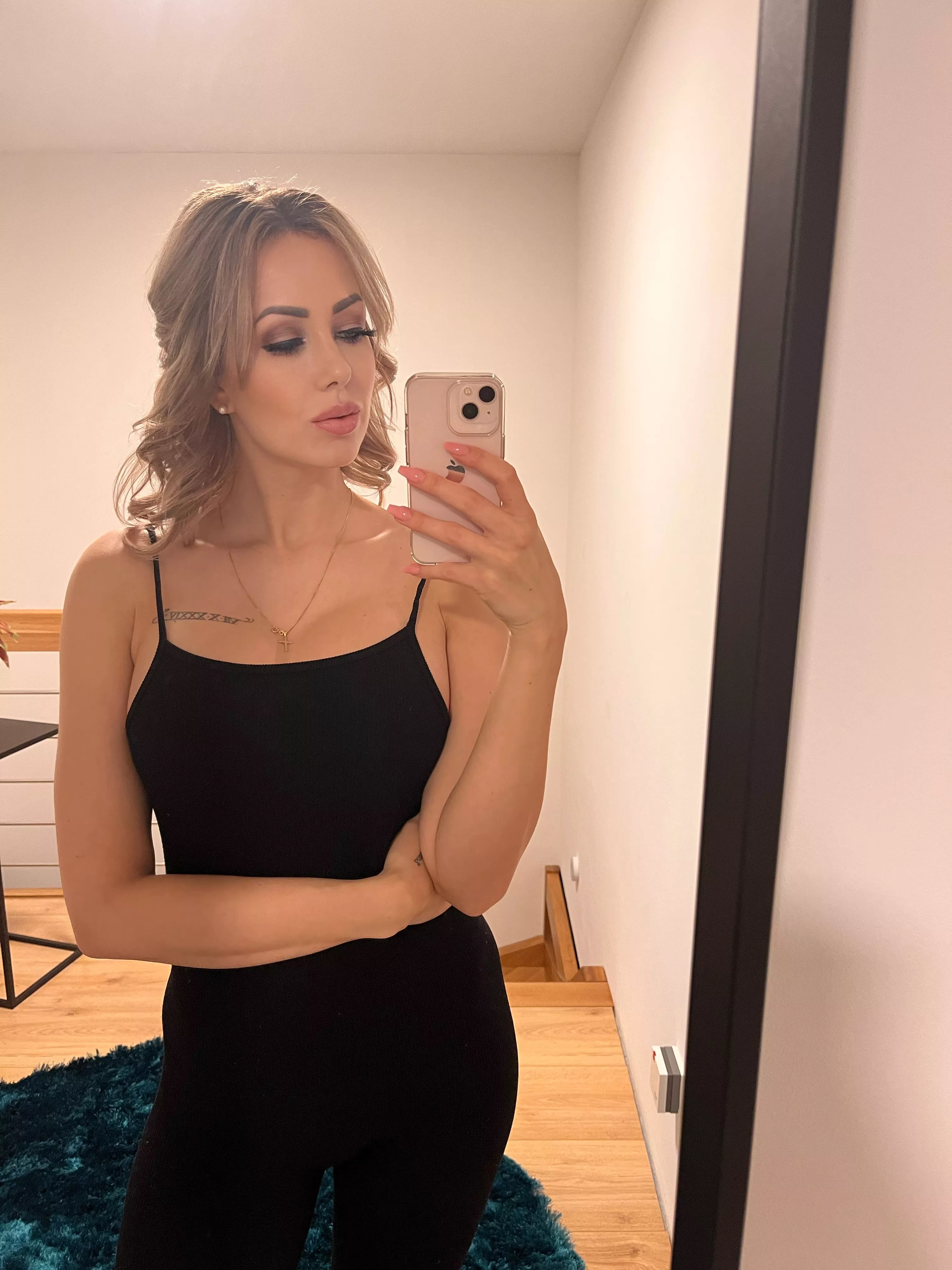 Say hi if you are playing with your cock right now.