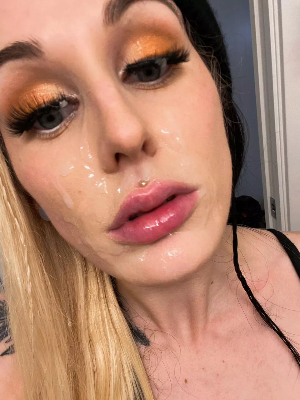 Say hi if you think I deserve a bukakie! Say hi if you think I deserve a bukakie!