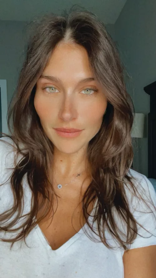 say hi if youre into milfs like me!