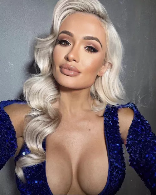 Scarlett looking sexy as fuck