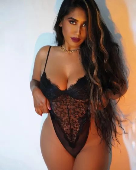 Scarlett rose Scarlett rose