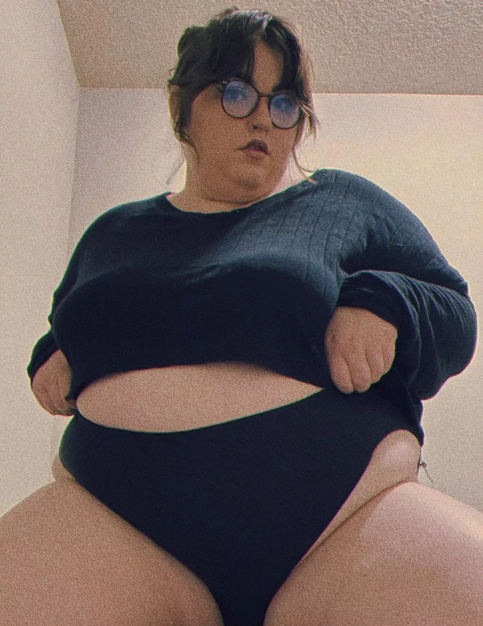 scary movies & chill? 👻 scary movies & chill? 👻