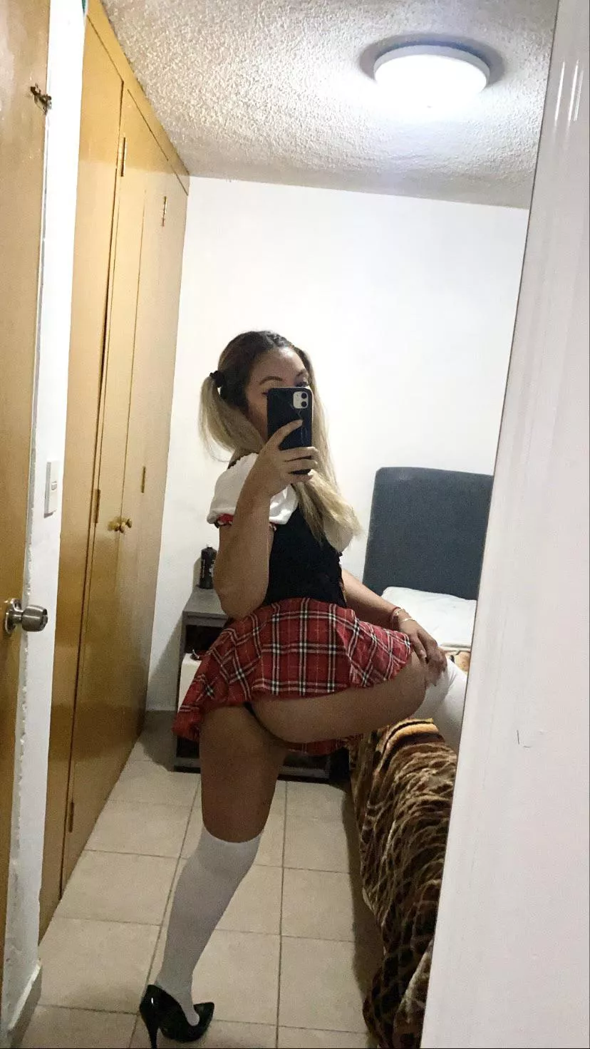 Schoolgirl 🤓
