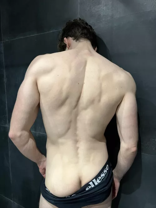 Scratch my back 👅