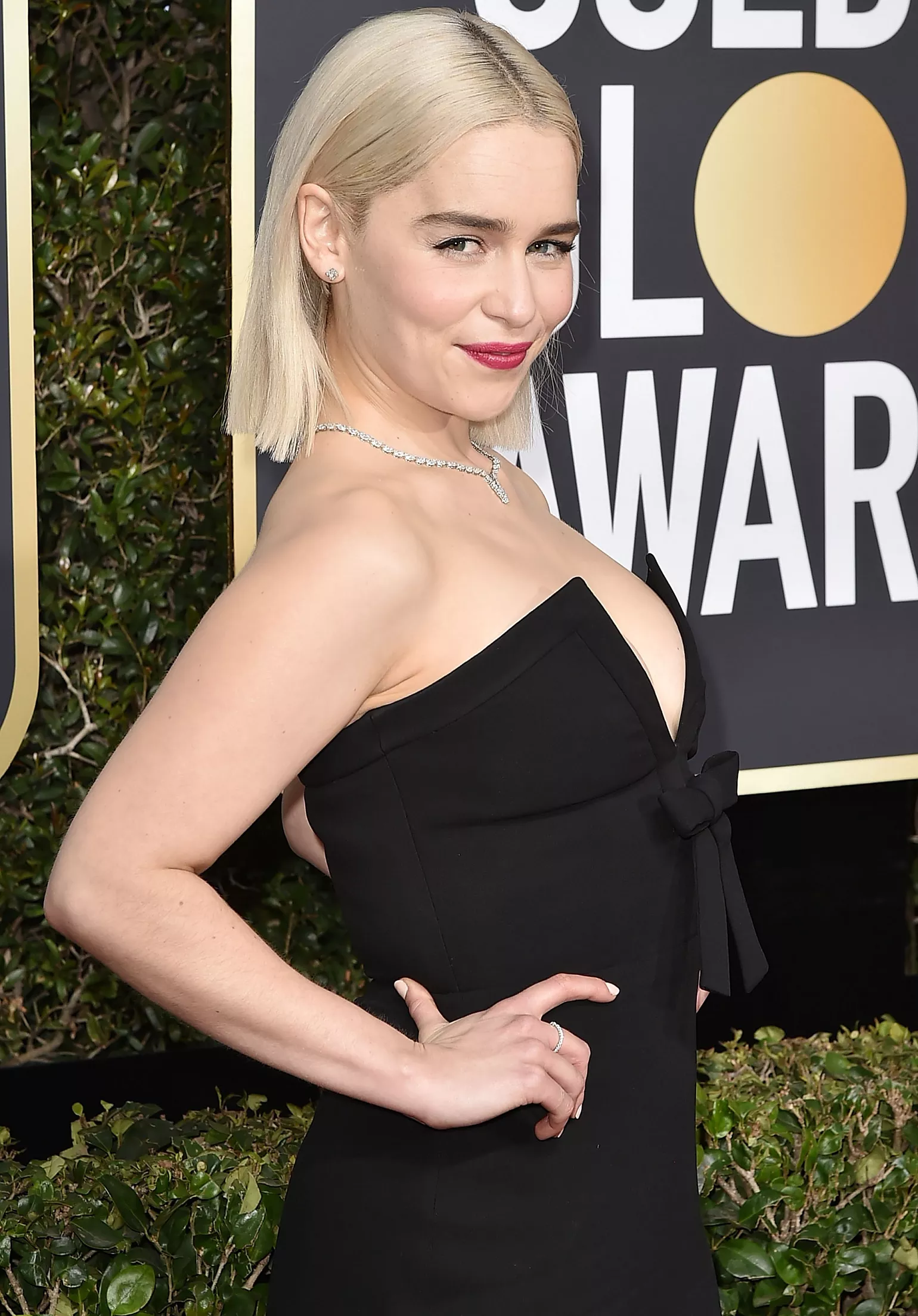 Search someone who can help me to cum on Emilia Clarke or Salma Hayek pls Search someone who can help me to cum on Emilia Clarke or Salma Hayek pls