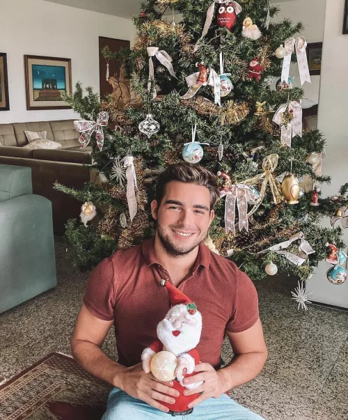 Season greetings 😊😊. They say the best Christmas gifts come from the heart … but cash and gift cards do wonders too😂Happy Holidays! And a big thank you to those who have been sending me gifts 🤗🥰. I love you all ❤️. Have a great Chris Season greetings 😊😊. They say the best Christmas gifts come from the heart … but cash and gift cards do wonders too😂Happy Holidays! And a big thank you to those who have been sending me gifts 🤗🥰. I love you all ❤️. Have a great Chris