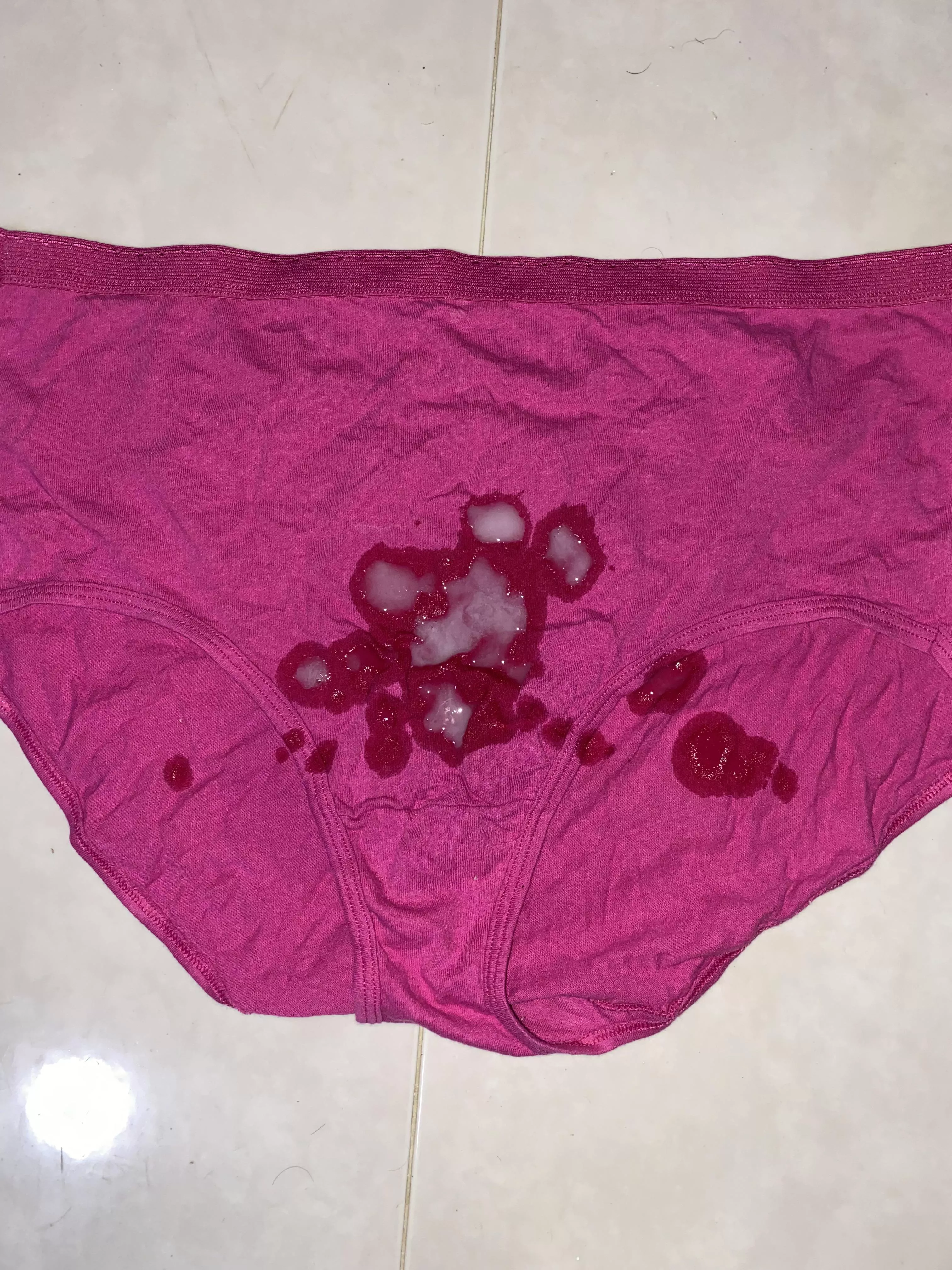 Second round in the same pair of panties i posted earlier