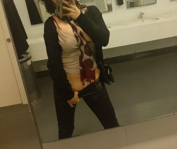 See my pussy before I got noticed!