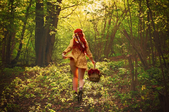 Seeing the world as a playground. Walking through the woods without underwear. You should definitely keep the ch(i)ld in one - otherwise it will be dreary and desolate. Or, to quote Bon Jovi: