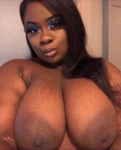 Seems like black women don’t get attention here. 😳 If you like ebony tits say hi or something ! 🥰 Seems like black women don’t get attention here. 😳 If you like ebony tits say hi or something ! 🥰