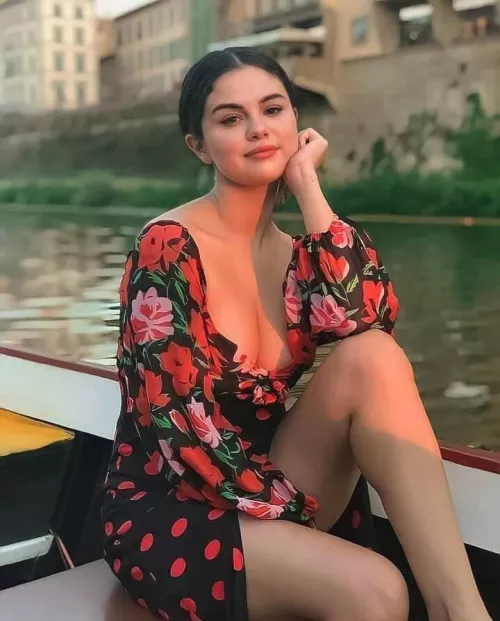 Selena Gomez is mommy now Selena Gomez is mommy now
