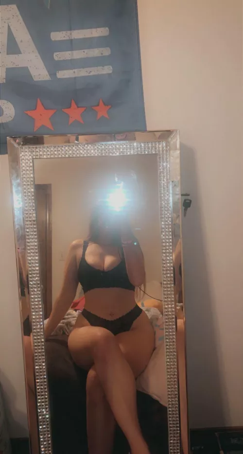 [S.ELLING] [23] [F4M] 💕PICS💕LONG TERM AND SHORT TERM GFE 💕DICK RATINGS 💕SEXTING 💕CUSTOM CONTENT💕 S.napchat-ANICOLE1374 kik- anicole1374💕