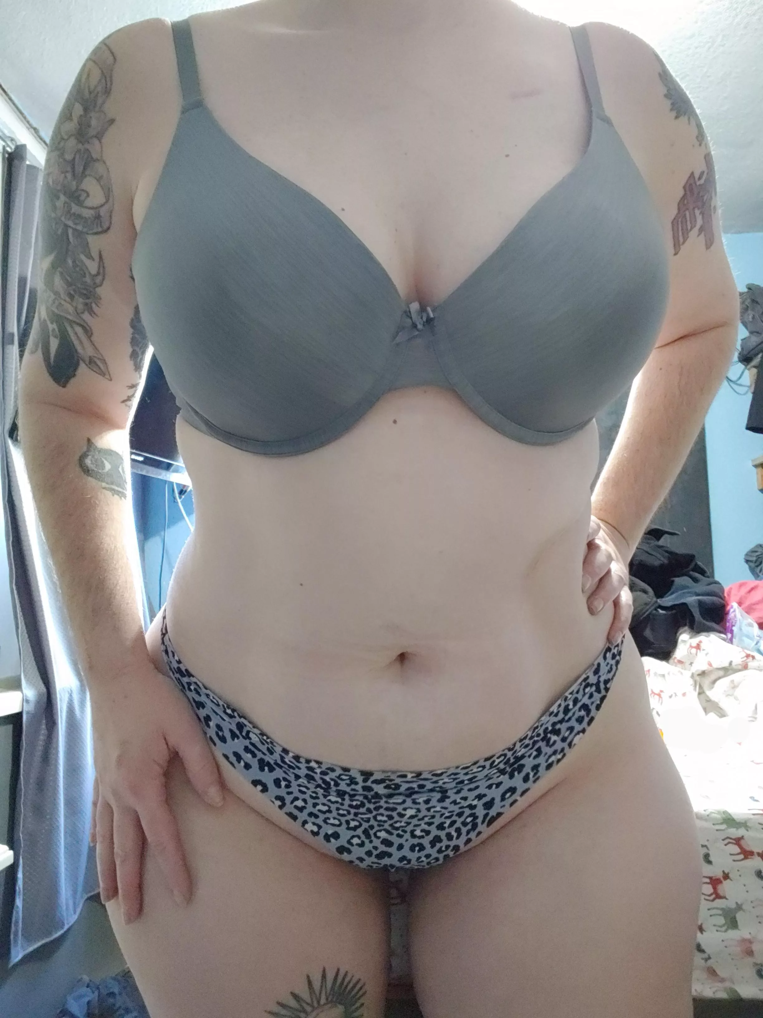 🦇[SELLING]🦇 Come see my panty and bra drawers! Fet friendly add ons available. 😘 Used lingerie, sweatpants, and leggings for sale as well. All 💜 purple and blue 💙PANTIES are $5 OFF all month! 🎁