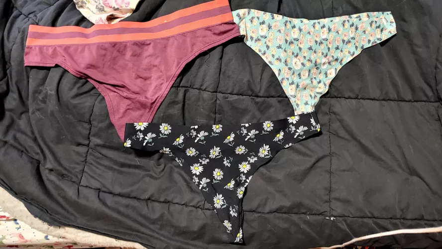 [SELLING] 🍑 Down to my last 4 thongs! 😲 Order yours today before they're gone! 🎁 ⏩ SERIOUS BUYERS ONLY ⏪ 💸 Cashapp, Venmo, Amazon GC accepted 💸