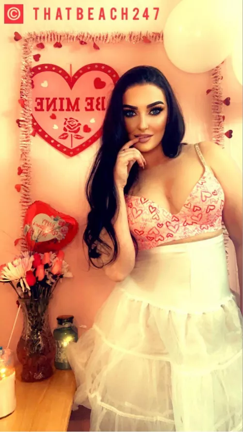 [Selling] MILF Wearables! 💋 Valentine’s Specials until Feb. 14. 💋 VDay GFE 💋 Pussy Pops 💋 Sexting 💋 Vials and 💋 Grool Brownies & Cookies 💋 Content & more! 💋 See my pinned posts!