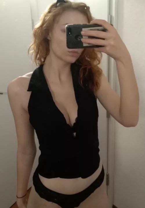 [selling] 🧡 Taking requests for your desired duration for panty wear🧡 Doing upto 5 days!! Hit me up on kik @bexbecki 🧡