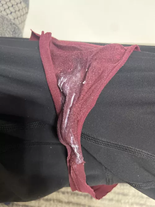 [selling] [USA] who wants a pair of juicy post-workout panties💕 $20- shipping and tracking included ⭐️ +$5 for my cum👅💦