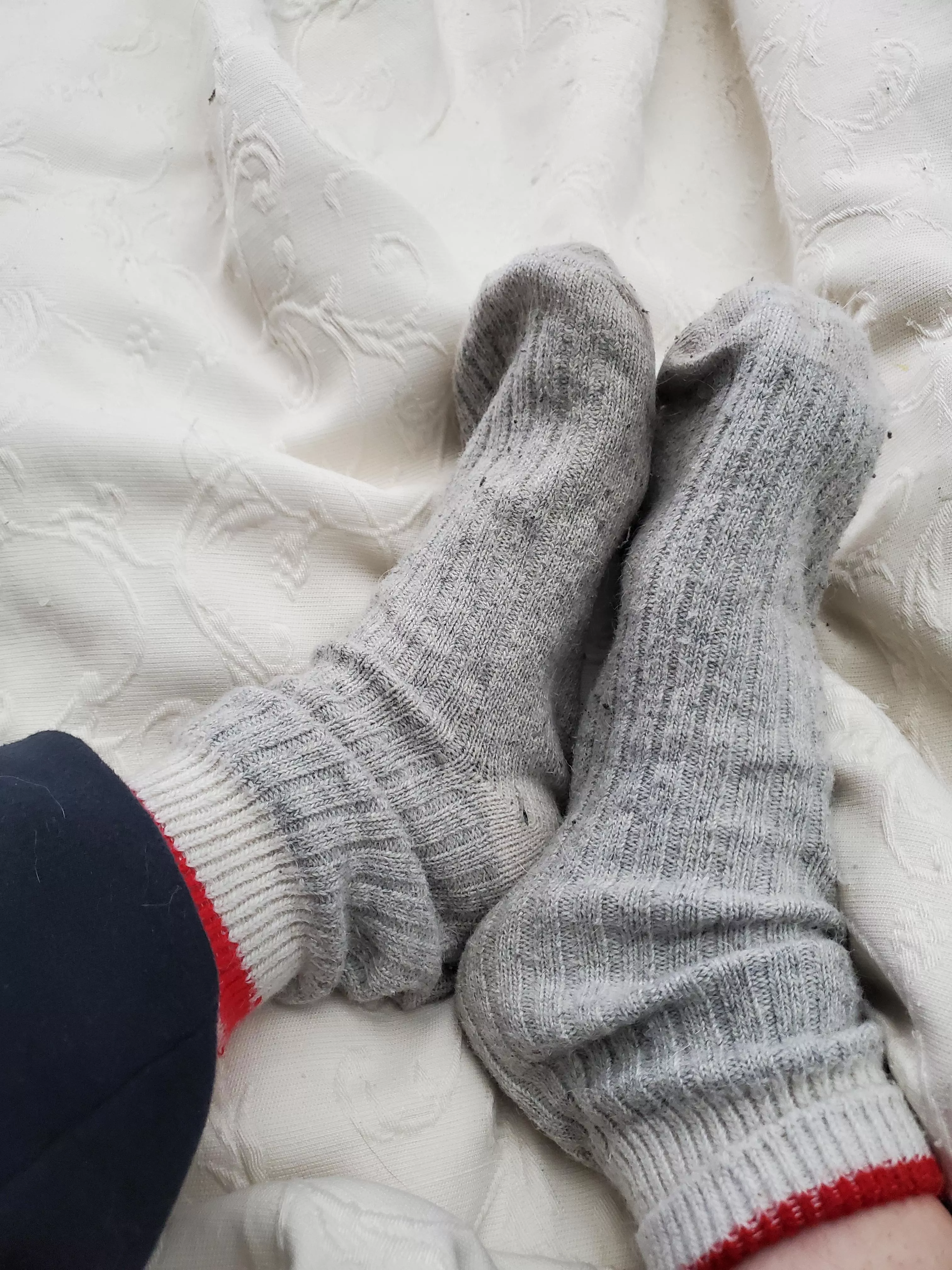 [Selling] worn for a week Sunday. Fast ship out. Only $30 CAD (includes shipping with US/CA). Dm🥰