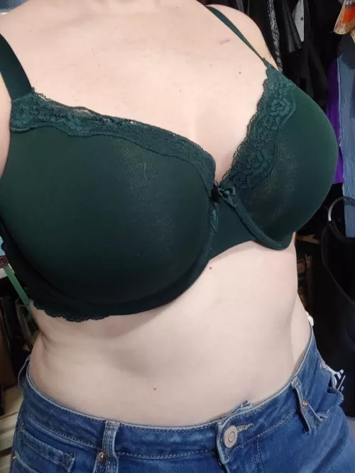 [SELLING] XL used panties, 36D-38DD used bras. 👙 All pink panties $5 off throughout February! 💕 Venmo or Cashapp preferred. 💸