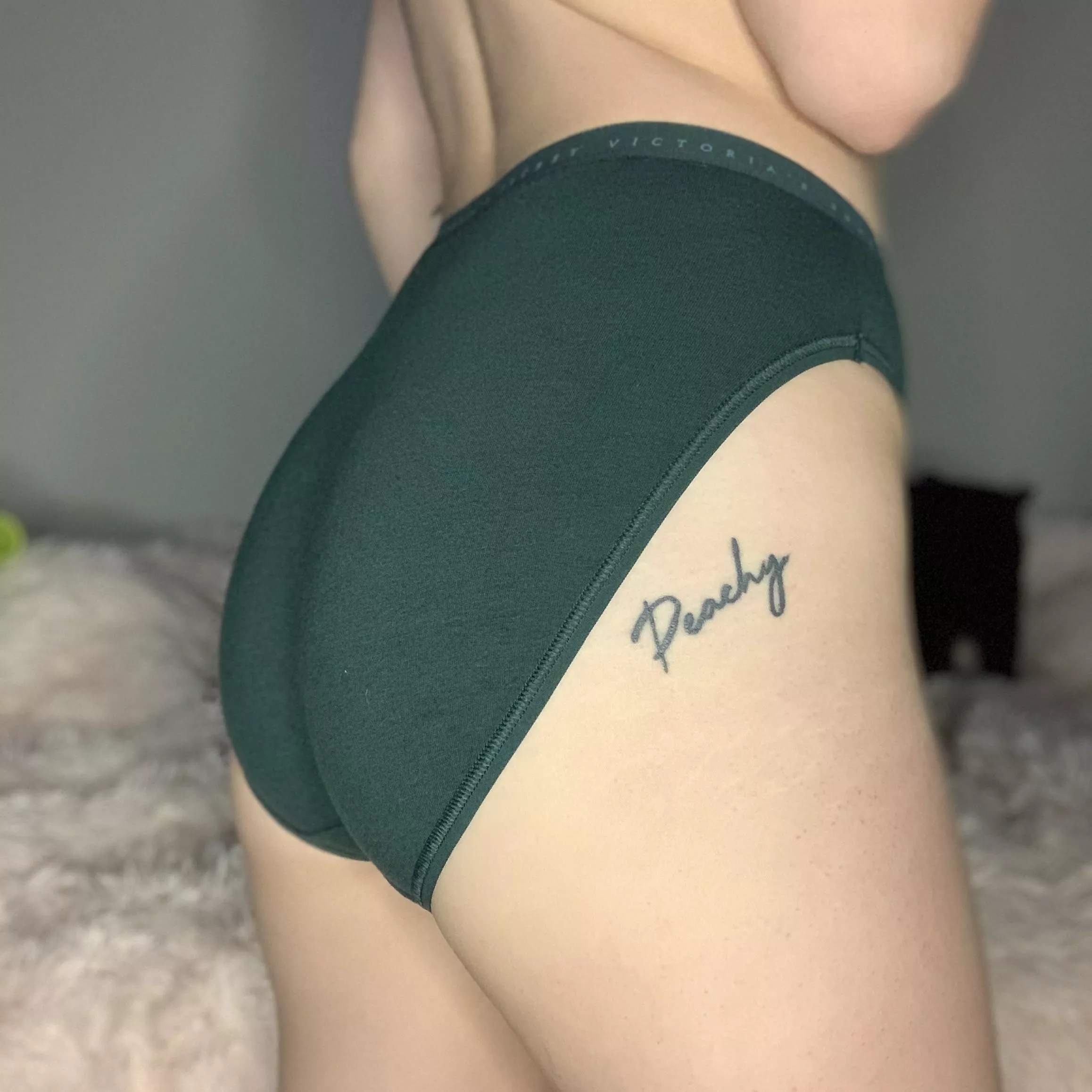 [selling][USA][f] Gorgeous green fullbacks up for grabs ??