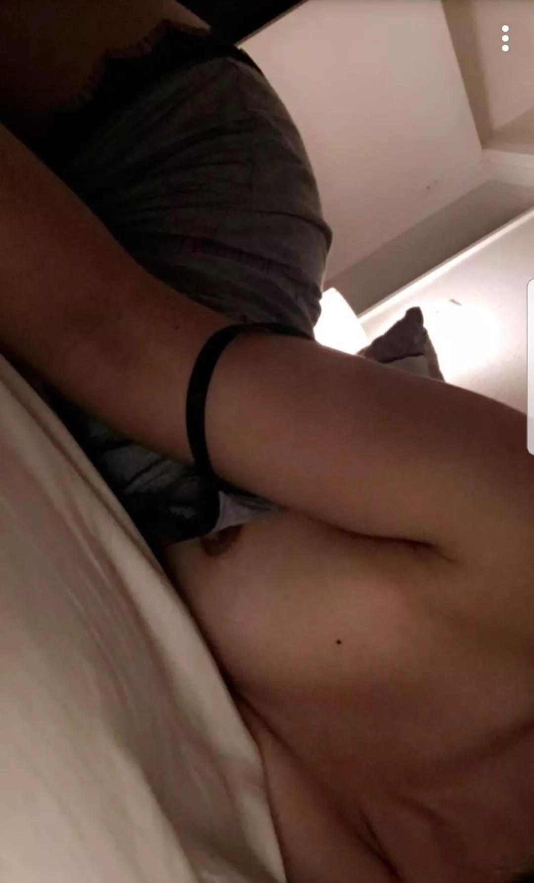 send me nudes if u want the sextape from my ex ;)