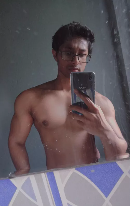 Sending full body nudes to everyone who upvotes thisβ¬οΈπ (20)