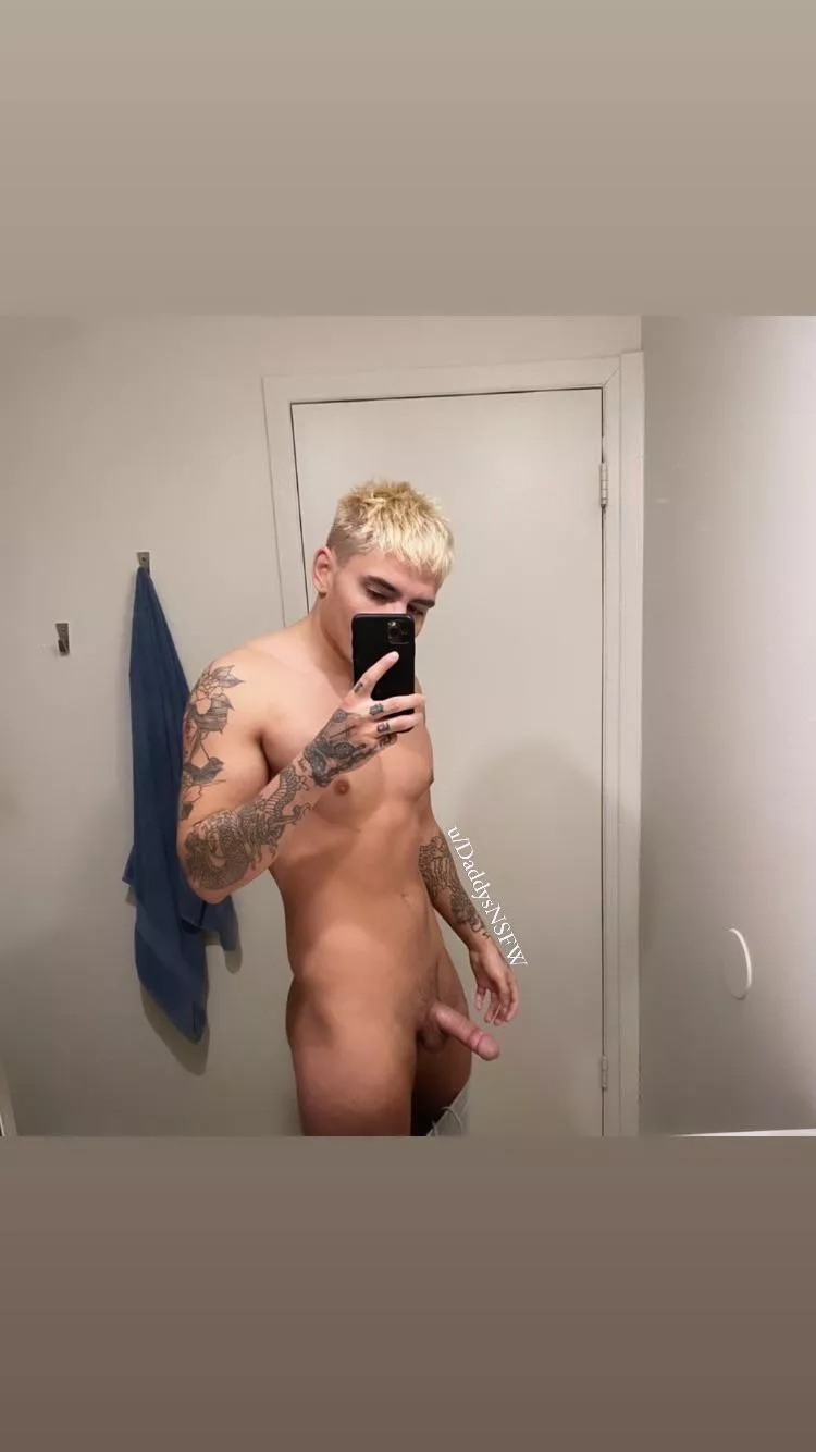 Sending nudes to everyone that upvotes this 💦