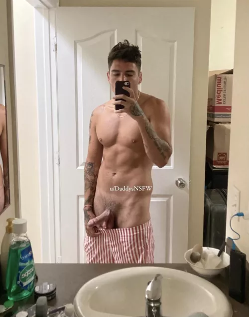 Sending nudes to everyone that upvotes this post ⬆️💦