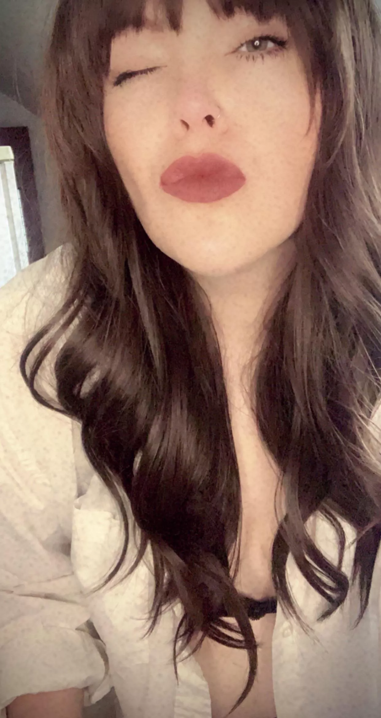 Sending you all some kisses on a gloomy Tuesday 🖤 Sending you all some kisses on a gloomy Tuesday 🖤