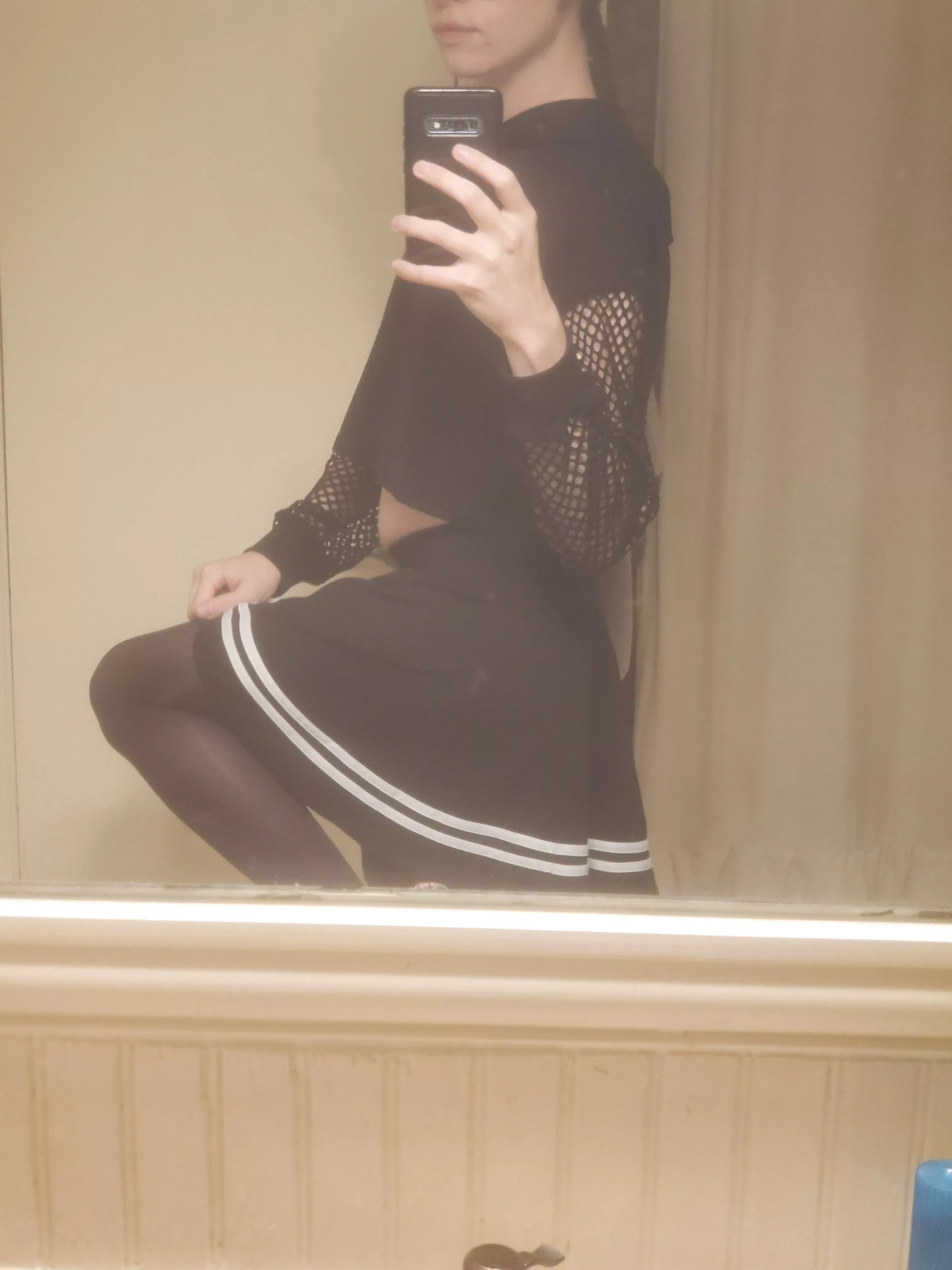 Senpai is this a cute pose?