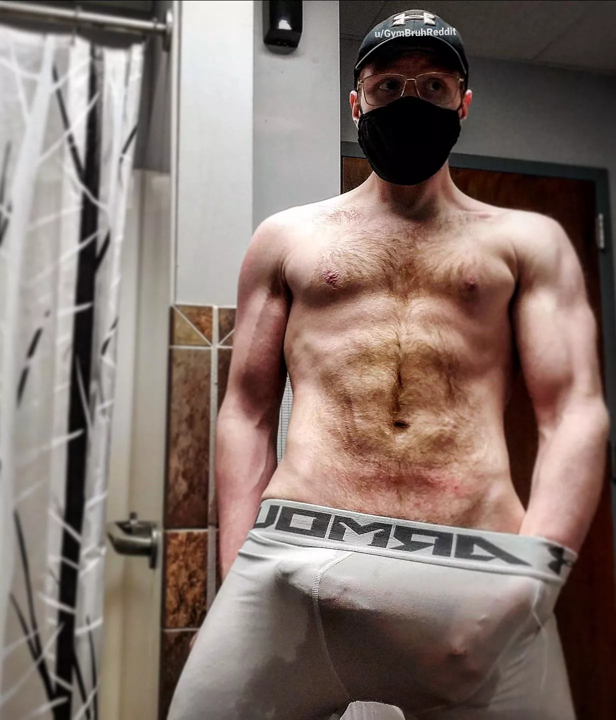 Service my sweaty cock after my workout🍆💦