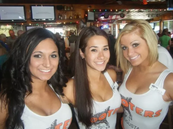 Serving up wings Serving up wings