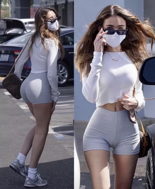 Sexiest woman on earth award goes to ..... MADISON BEER!!