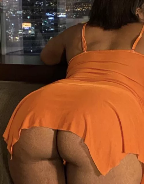 ?âSexy ass MILF!!