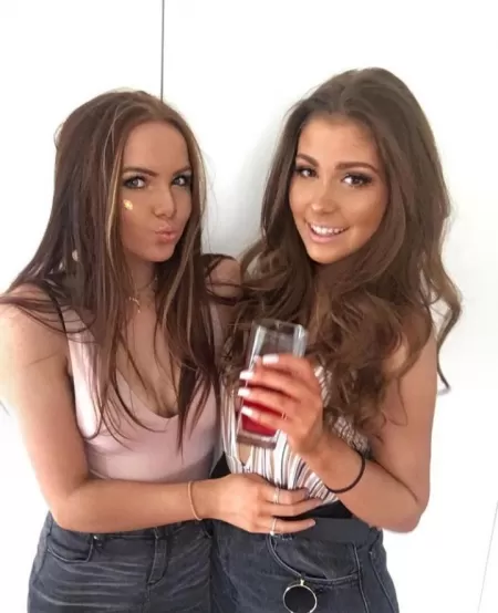 Sexy brunettes Sexy brunettes