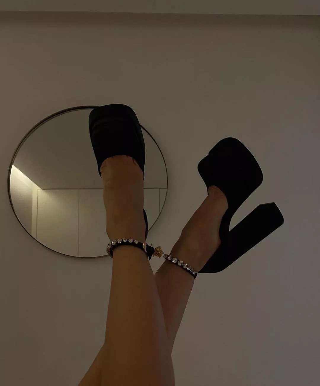 Sexy feet in sexy heels😘 Sexy feet in sexy heels😘