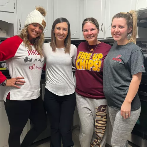 Sexy girls at the Christmas party 🎉 who’s your pick??