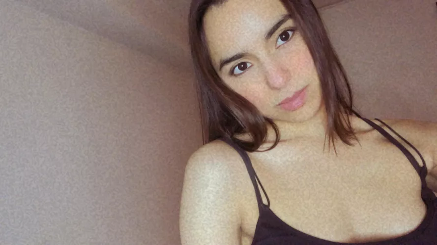 SEXY, HOT and CHARISMATIC BRUNNETE GIRL ❤️🔥
