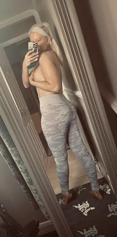Sexy Saturdays are for booty gains Sexy Saturdays are for booty gains