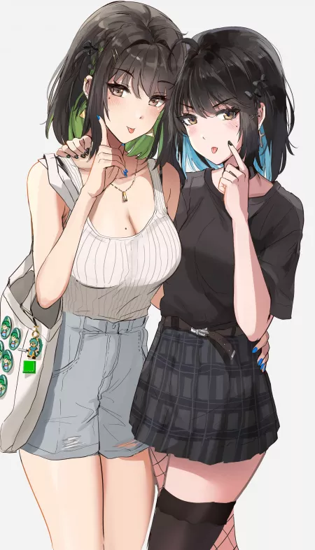 Sexy sisters are polar opposites Sexy sisters are polar opposites