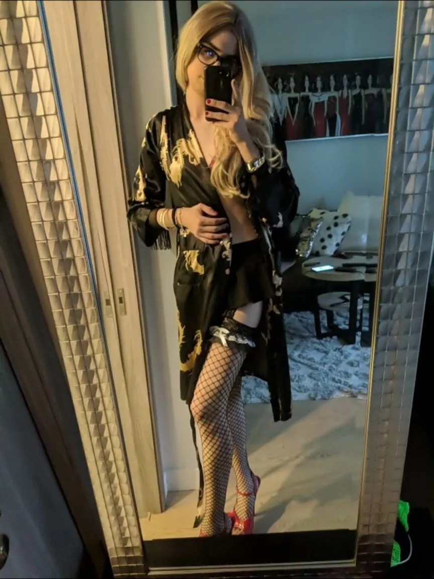 Sexy, slim and ready to please π Sexy, slim and ready to please π