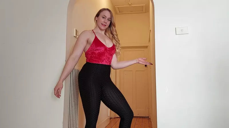 Sexy tight leggings make me feel naughty Sexy tight leggings make me feel naughty
