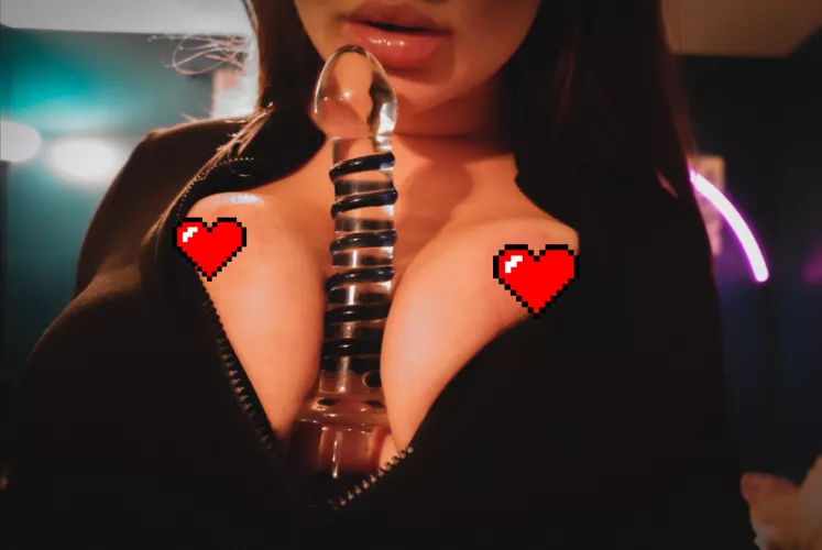 Sexy TITTY FUCK with freshly used glass dildo 🤤