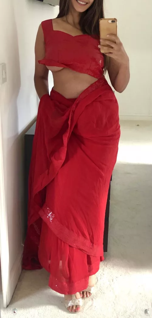 Shall we make sari underboob a new trend? ππ Shall we make sari underboob a new trend? ππ