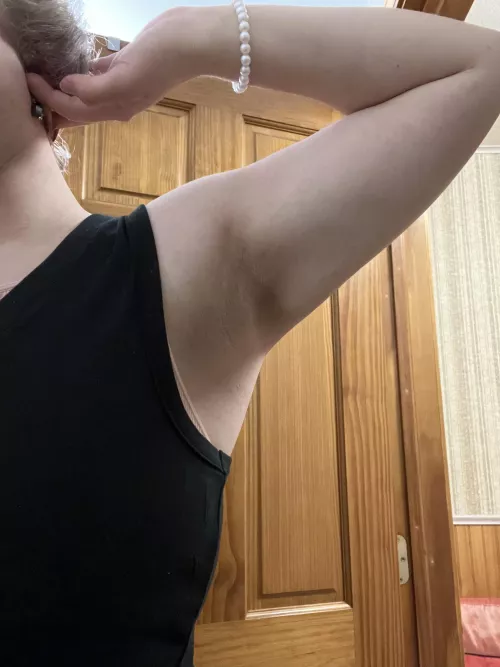 shaved my armpits for the first time in a while!