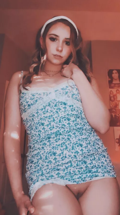 Shaved pussy for ur pleasure Shaved pussy for ur pleasure